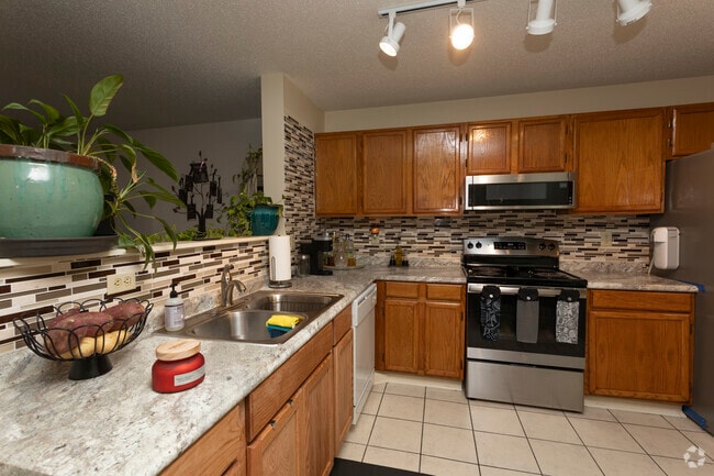 3BR, 2BA