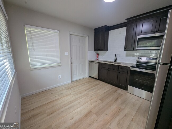 Photo - 110 Springtree Rd