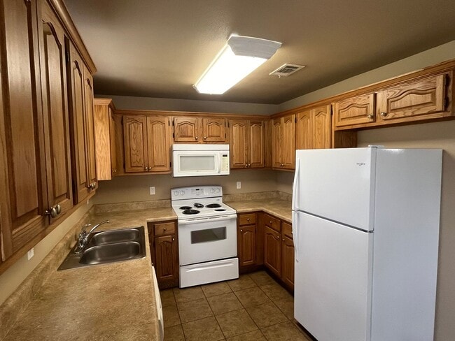 Photo - 1528 E 11th Cove