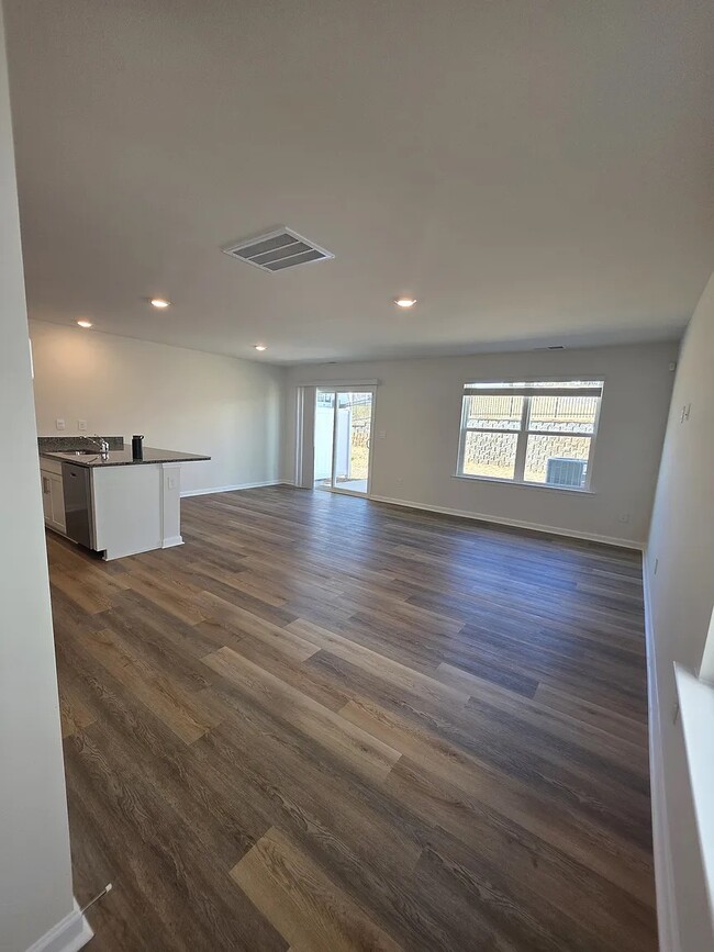 Photo - 5131 Hyrule Dr