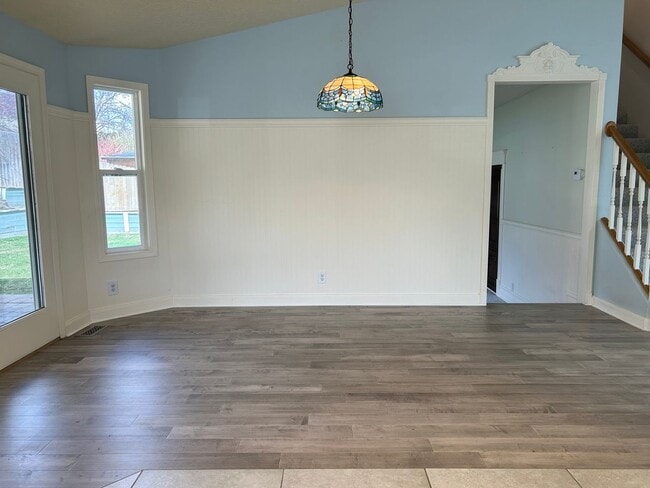 Photo - Gorgeous 5 bedroom 3 bathroom Home In Eagle