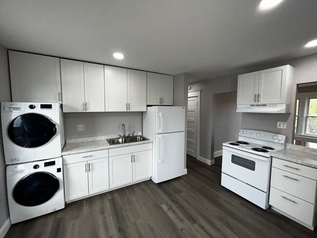 Photo - 105 2nd St Apartment Unit 2