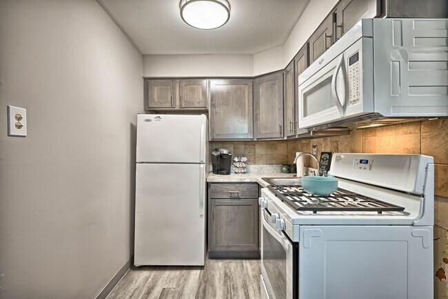Hickory Hills Apartments