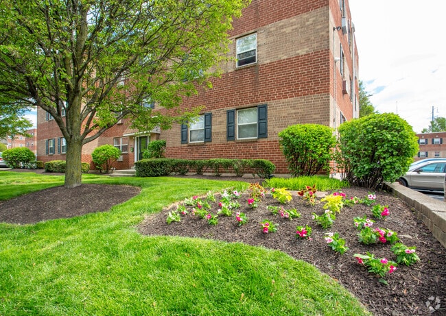 Glen Brook Apartments
