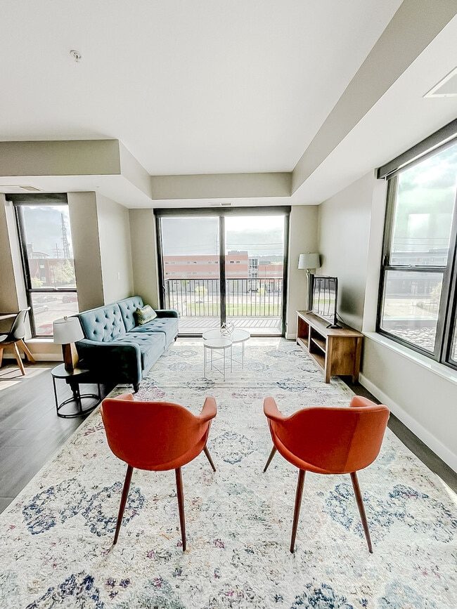 Photo - 1400 E Walnut St Unit SI ID1036793P