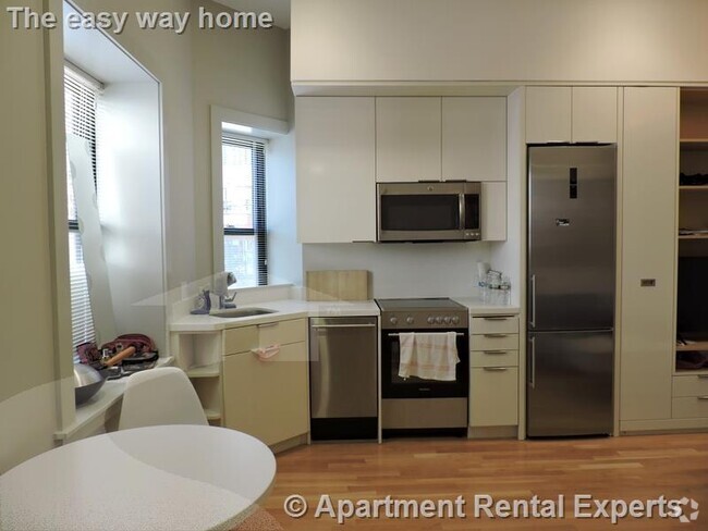 Building Photo - 115 Mt Auburn St Unit #14 Rental