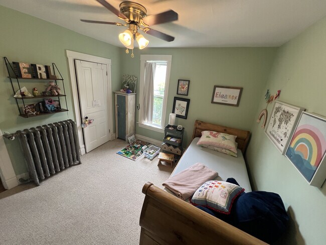 2nd bedroom - 807 Greenleaf St Unit #2