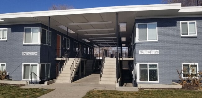 Building Photo - 1 Bedroom Salt Lake Condo Available Unit A