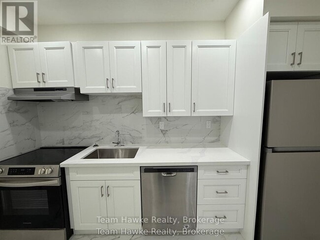 Photo - 521 Bay St Unité 13