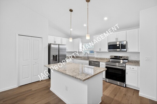 Photo - 251 Vin Rose Cir SE