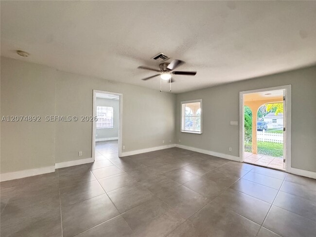 3040 NW 7th St