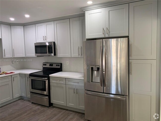 Building Photo - 2700 S University Dr Rental