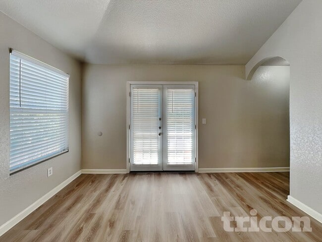 Photo - 9822 Vandenberg Way