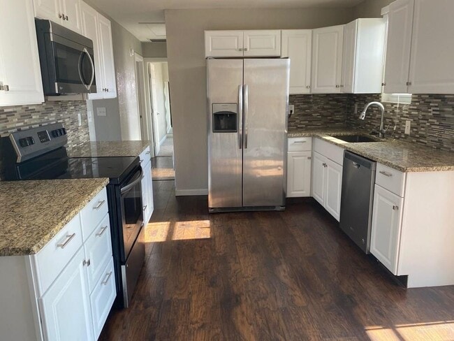 Photo - 3621 Spruce Ave