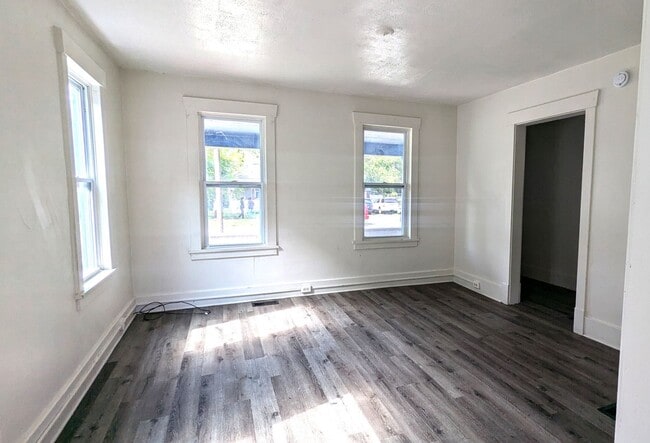 209 Iona Ave Unit 209