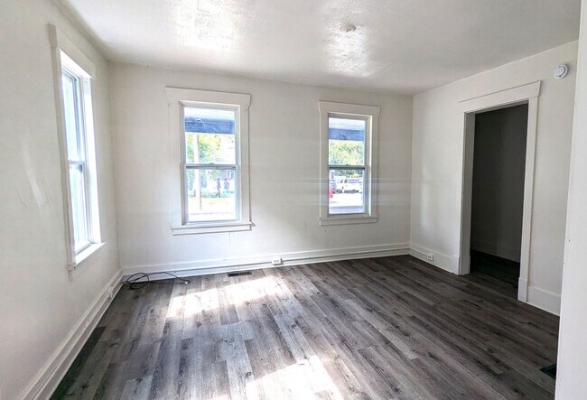 Photo - 209 Iona Ave Unit 209