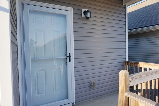 Photo - 2221 Silverton Dr