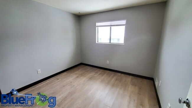 Photo - 348-356 E Marquette St
