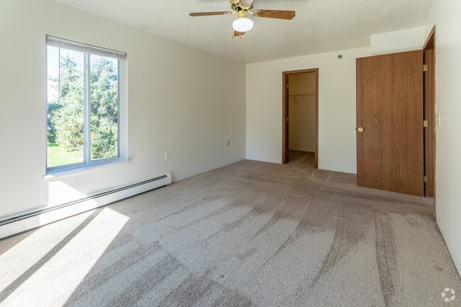 2 BR, 1 BA - 960 SF, Deluxe