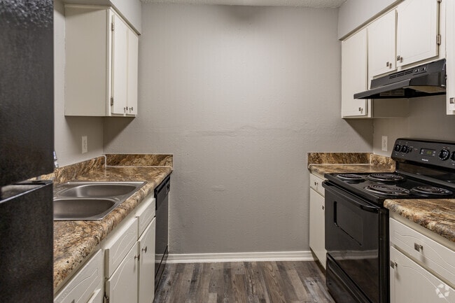 2BR, 1.5BA - 1065SF - Vines at Edmond