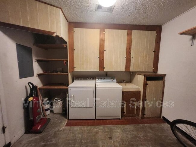 Photo - 2842 Highlands Blvd