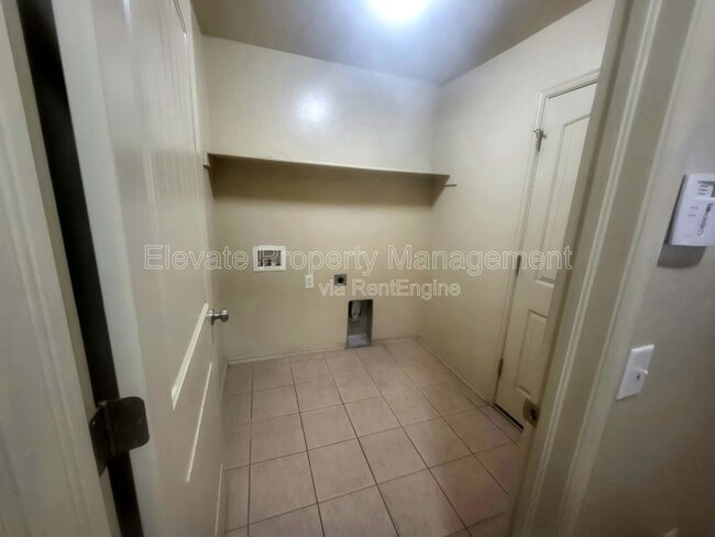 Photo - 924 West Prairie Wind Way