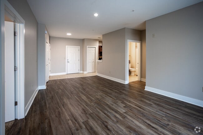 2HAB, 2BA - 978SF