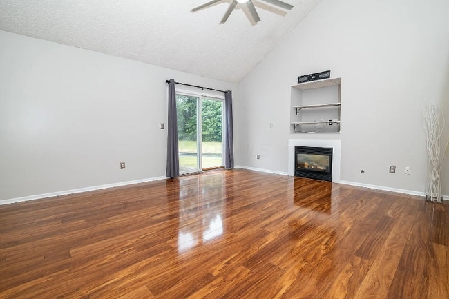 Photo - 1562 Sargas St