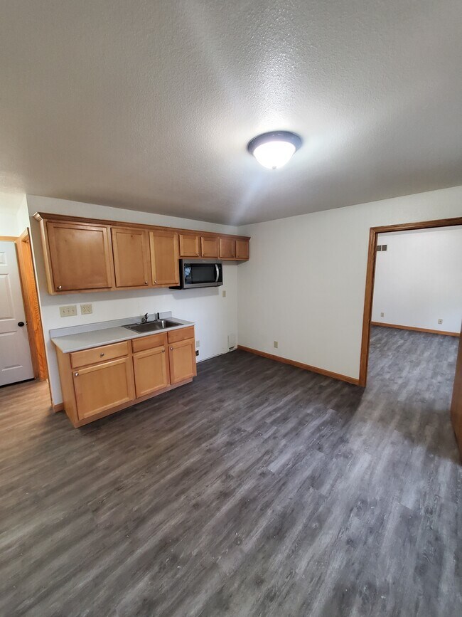 Photo - Remodeled Southside Studio Apartment Unit #E