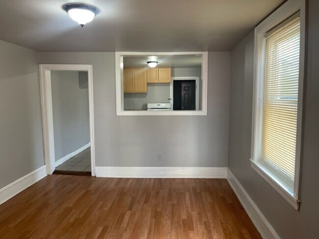 Photo - Amazing 3Bd/1Bath in Carroll Park