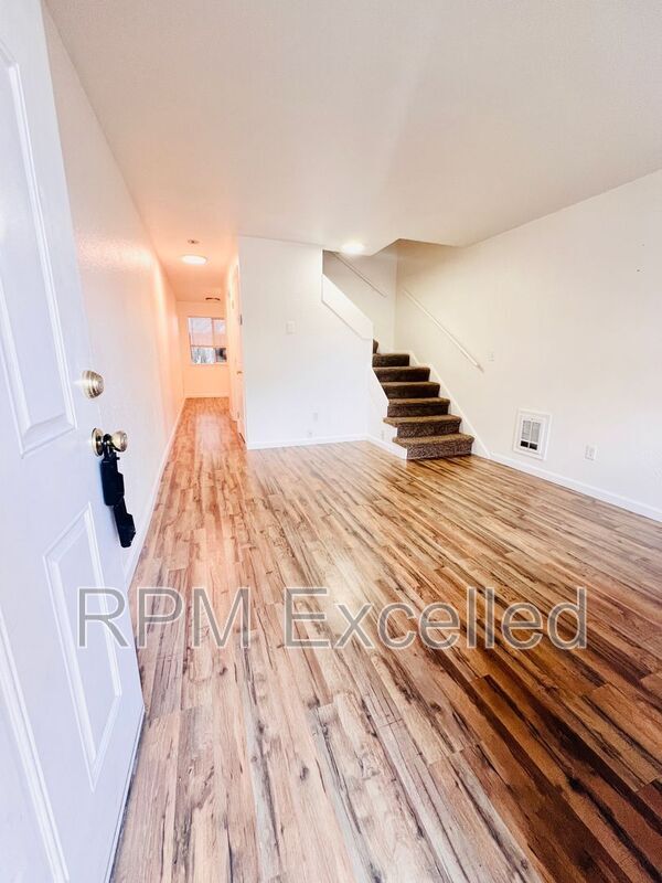 Photo - 634 M St NE Unit #4