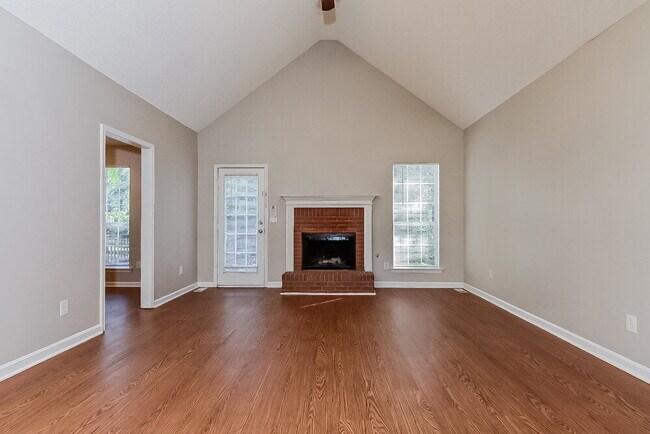 Photo - 134 Brookhaven Ln