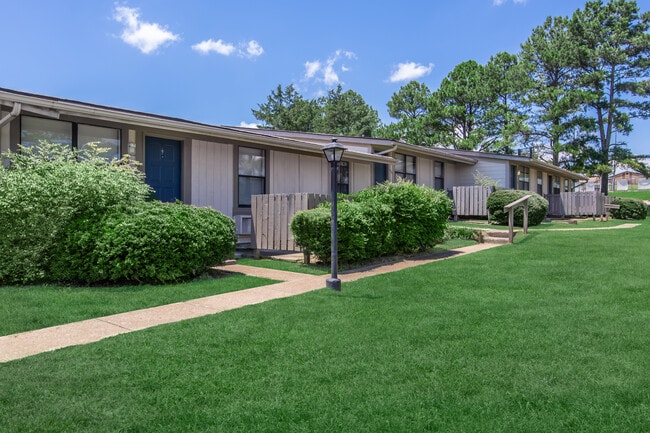 Photo - Lakeshore Apartments
