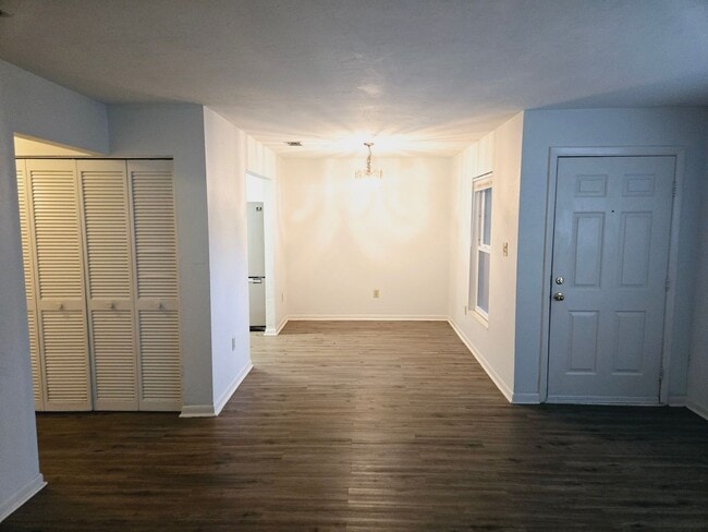 Photo - Beautifully updated 2 bd, 1.5 ba condo clo...