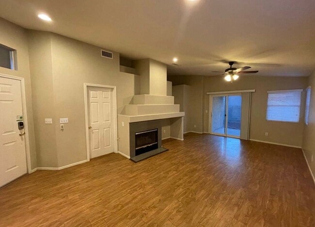 Photo - 285 Mayberry St