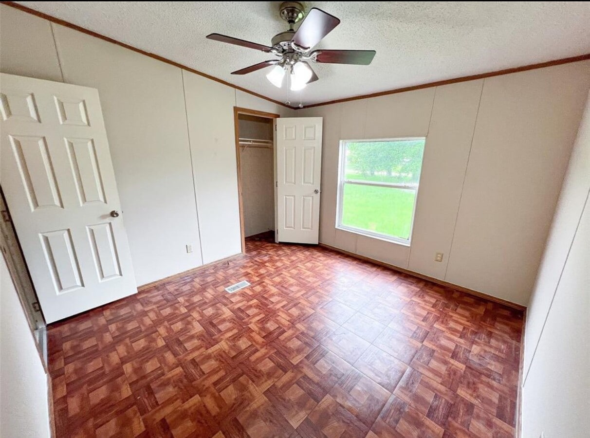 Photo - 24450 Cunningham Dr
