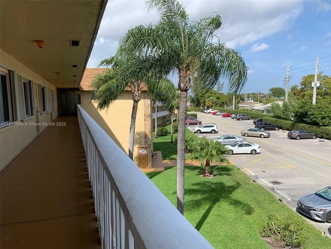 Building Photo - 600 Village Green Ct Unit 308 Rental
