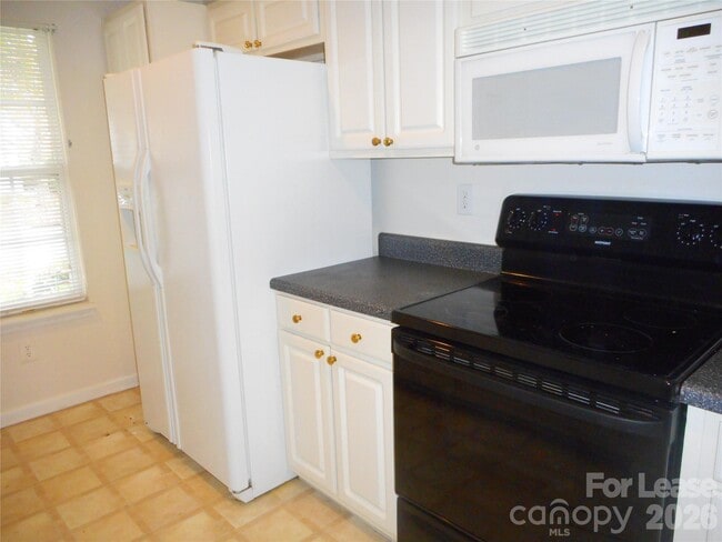 Photo - 1957 University Heights Ln