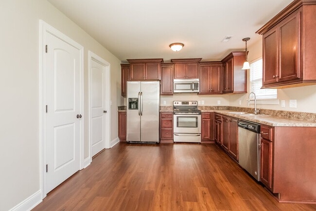 Photo - 8427 Manor Farm Dr