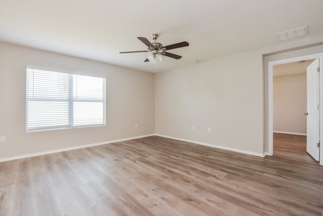 Photo - 1617 Strathmore Cir