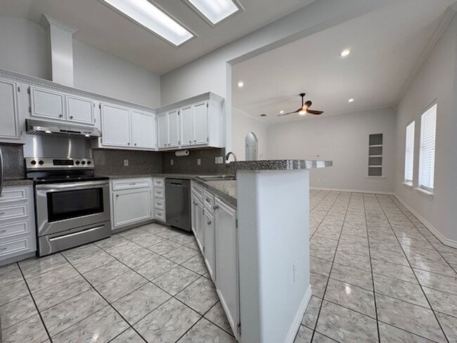 Photo - UPDATED 4BDRM HOME NEAR BEACH!