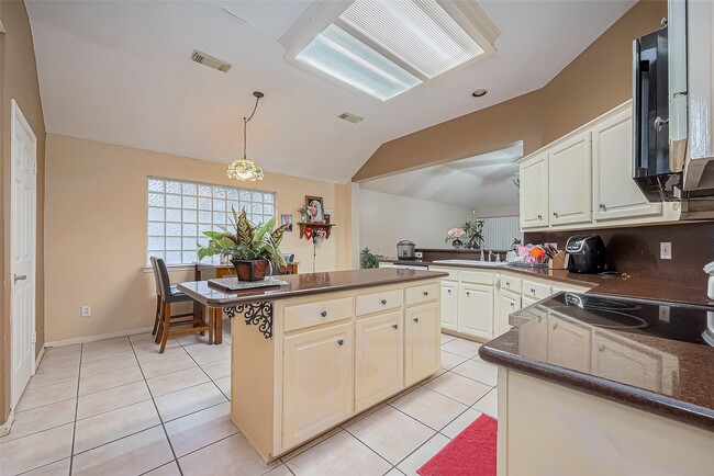 Photo - 10323 Emerald Pine Dr