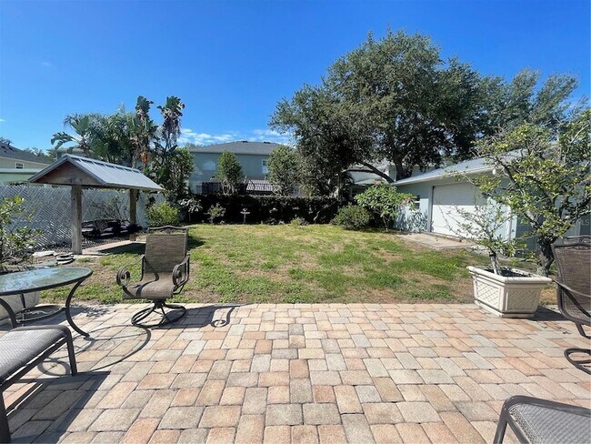 Photo - 3030 W Helen Ave