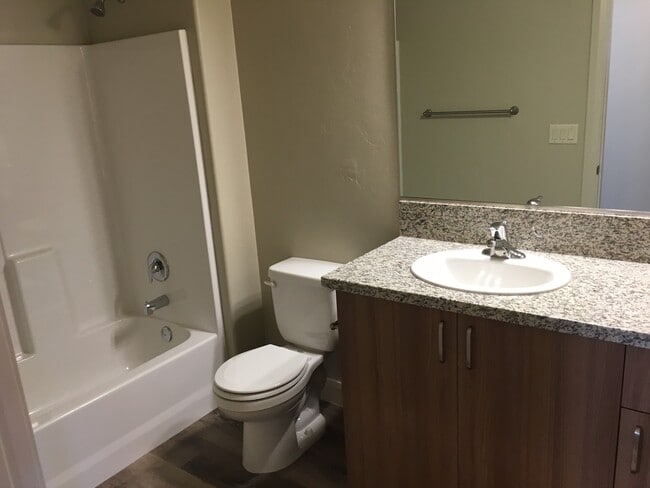 Photo - 3 bed 2.5 bath Townhome for rent, small dog allowed!