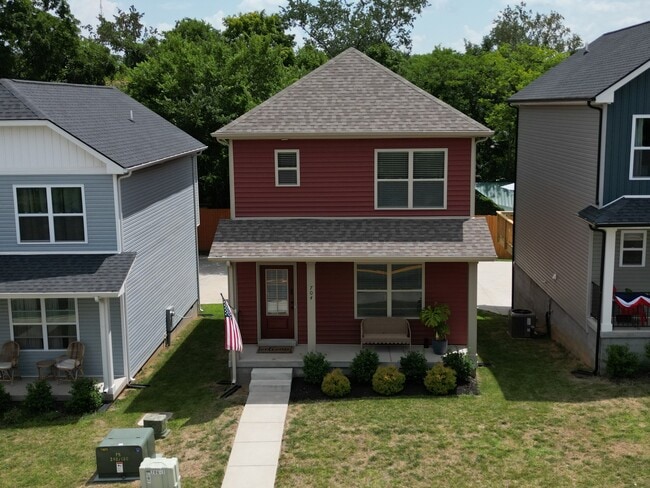 Building Photo - 704 Crossland Ave