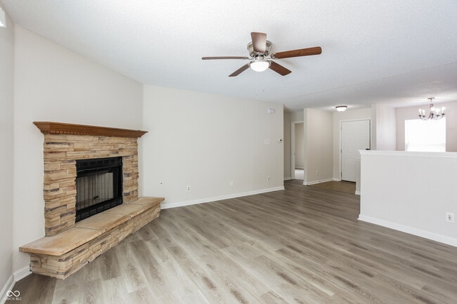 Photo - 2079 Meadowlark Ln