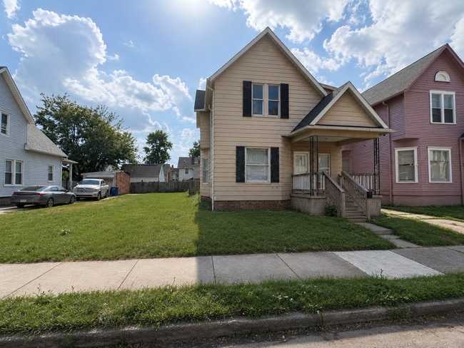 Building Photo - 42 Garfield Pl