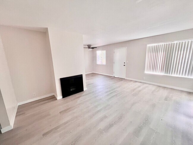 Photo - Foothill Apartments