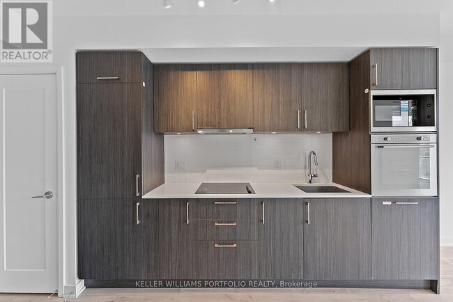 Photo - 27 Bathurst St Unité 507