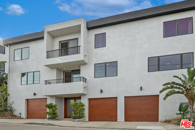 Photo - 8200 Mannix Dr House